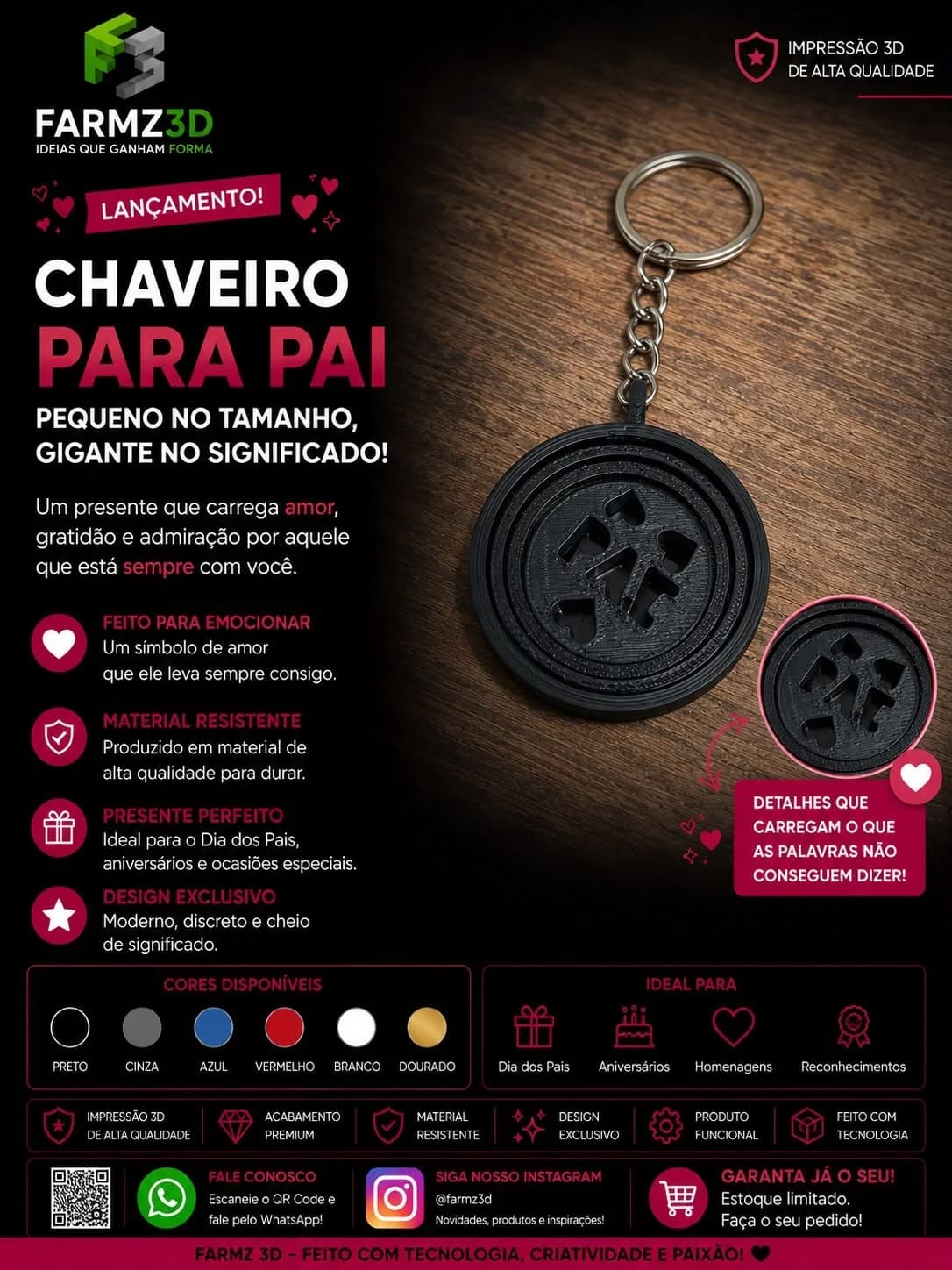 Chaveiro circular preto impresso em 3D com desenho vazado de pai e filho, sobre mesa de madeira.